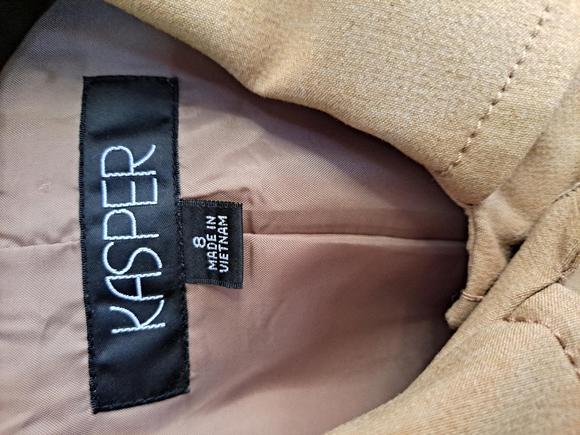 Kasper Tan Fitted Full Button Blazer‎ Size 8 - Picture 3 of 6